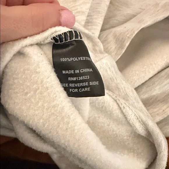 ✨3/$20 Brooklyn Cloth Gray Sweatshirt - Picture 4 of 4